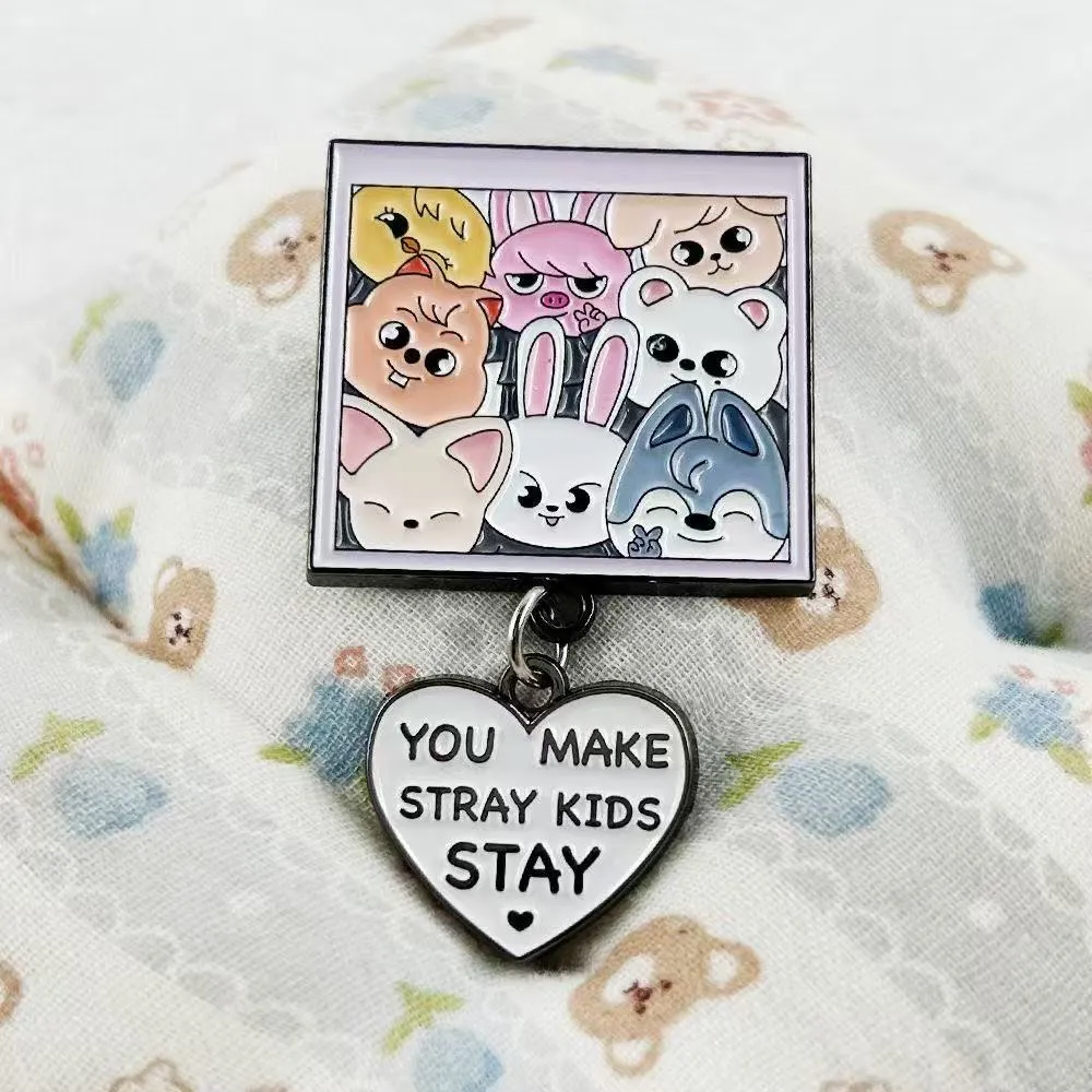 Kit Pins Broches Kpop SKZ Esmaltado mochila jaqueta