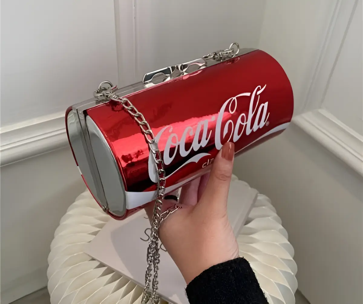 Bolsa Coca-Cola Tipo Lata Coke Metalizada estilosa
