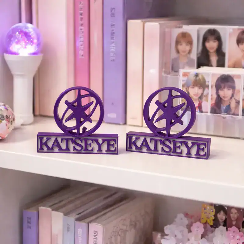 Placa Decorativa Katseye