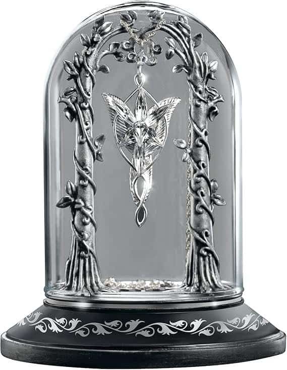 The Noble Collection Arwen Evenstar Pendant Display com cúpula de vidro Senhor dos Anéis