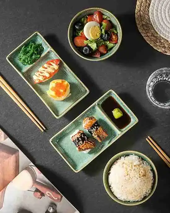 Conjunto de pratos e tigelas de sushi japonês de cerâmica Verde
