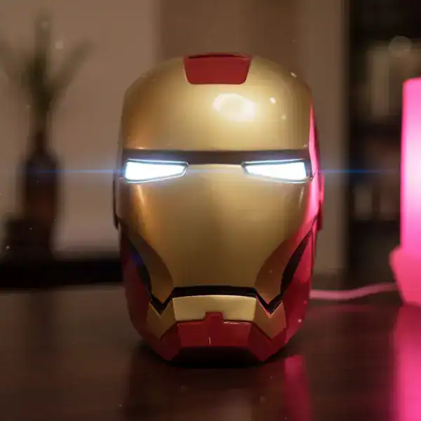 Abajur SP2 — Capacete do Homem de Ferro