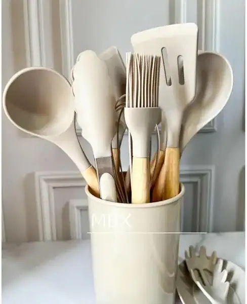 Conjunto de utensílios de cozinha em silicone com cabo de madeira — presente para quem gosta de cozinhar