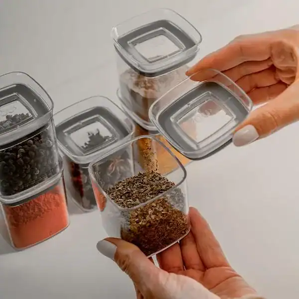 Kit 6 porta-temperos herméticos — presente para quem gosta de cozinhar